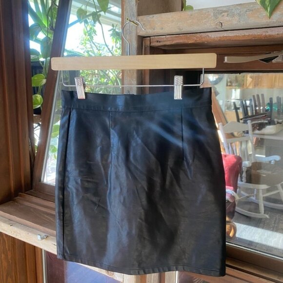 black leather skirt - Picture 2 of 2